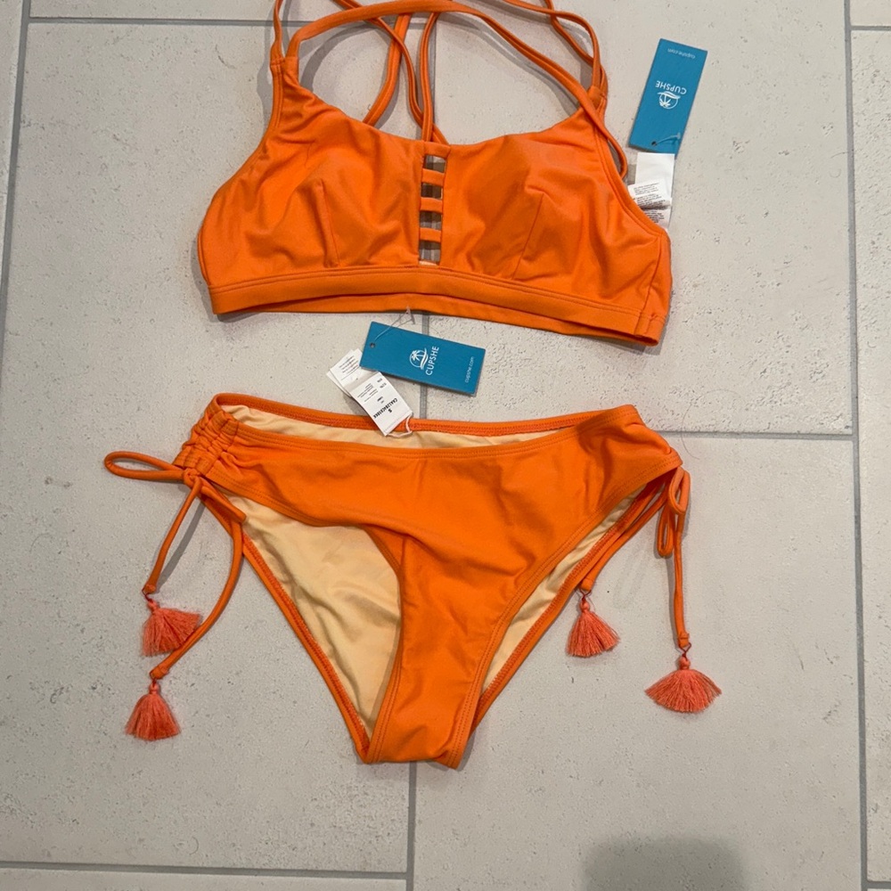 Escaping Scoop Neck Bikini Top & Mid-Rise Bottoms Set